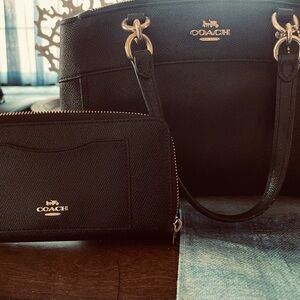 Classic Black pebble Coach crossbody with matching wallet